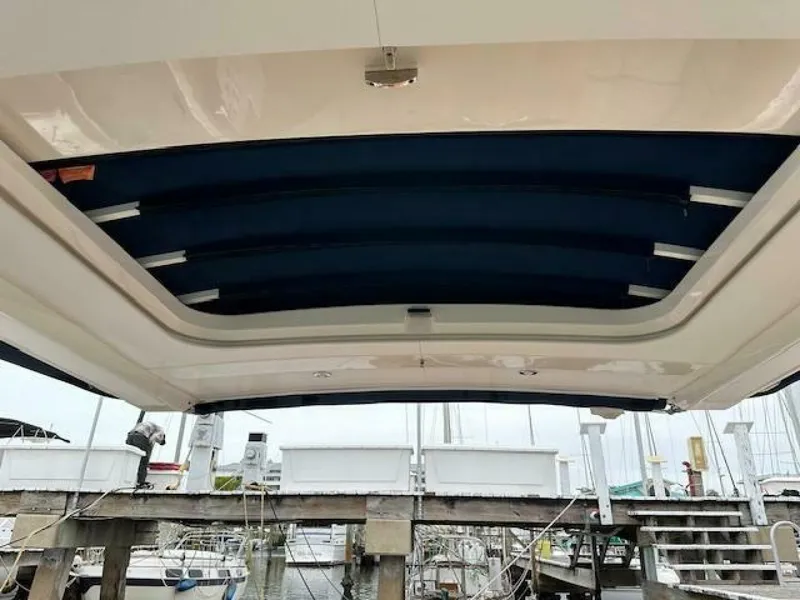 Slide: The Image of Sea Ray 400 SLX 2019 - 4056856