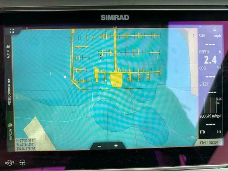 Slide: The Image of Sea Ray 400 SLX 2019 - 4056859