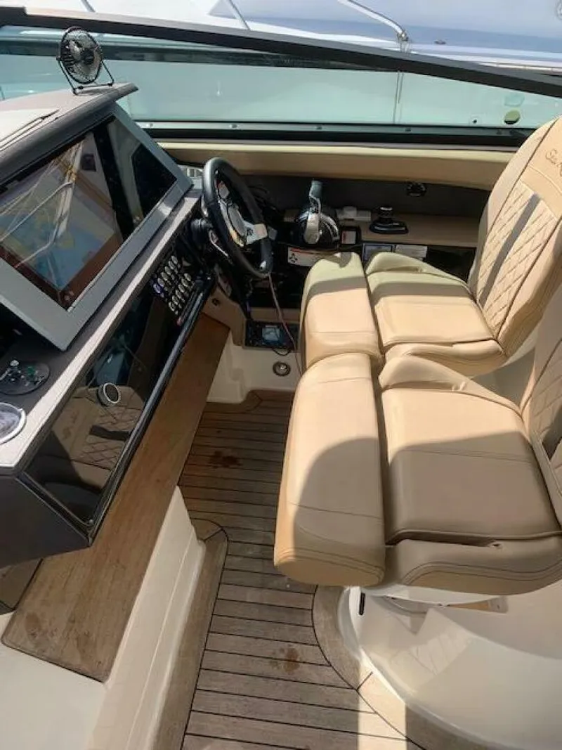 Slide: The Image of Sea Ray 400 SLX 2019 - 4056805
