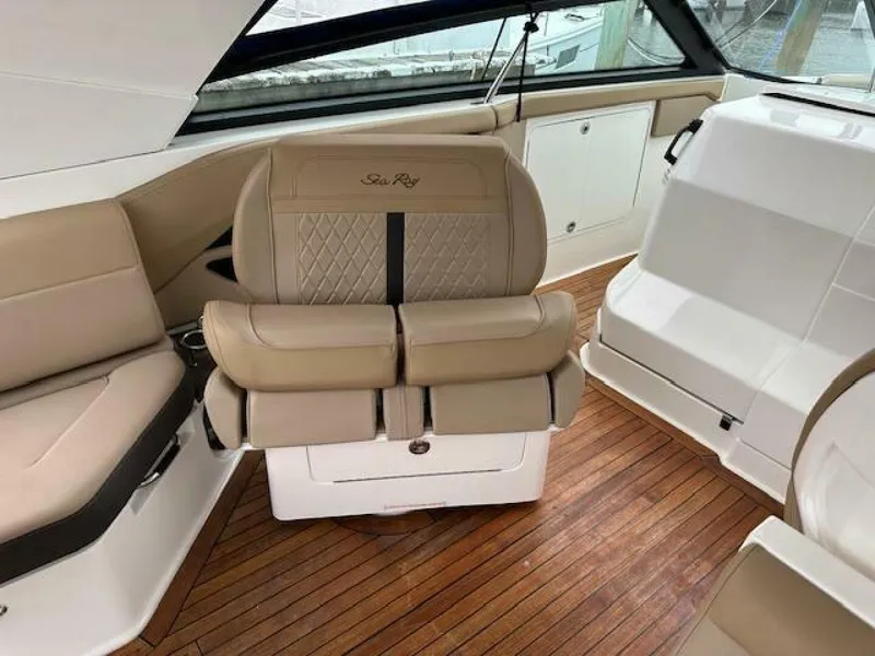 Slide: The Image of Sea Ray 400 SLX 2019 - 4056868