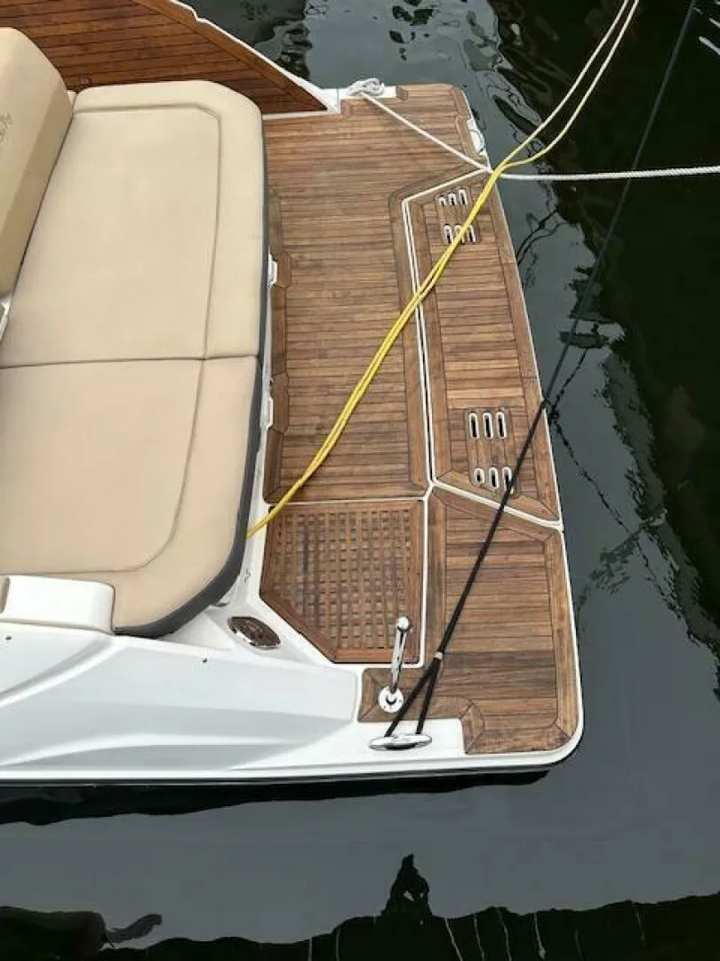 Slide: The Image of Sea Ray 400 SLX 2019 - 4056871