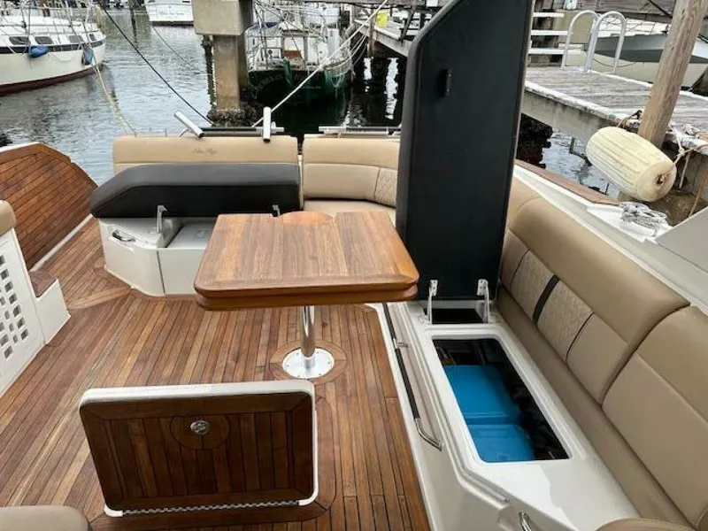 Slide: The Image of Sea Ray 400 SLX 2019 - 4056876