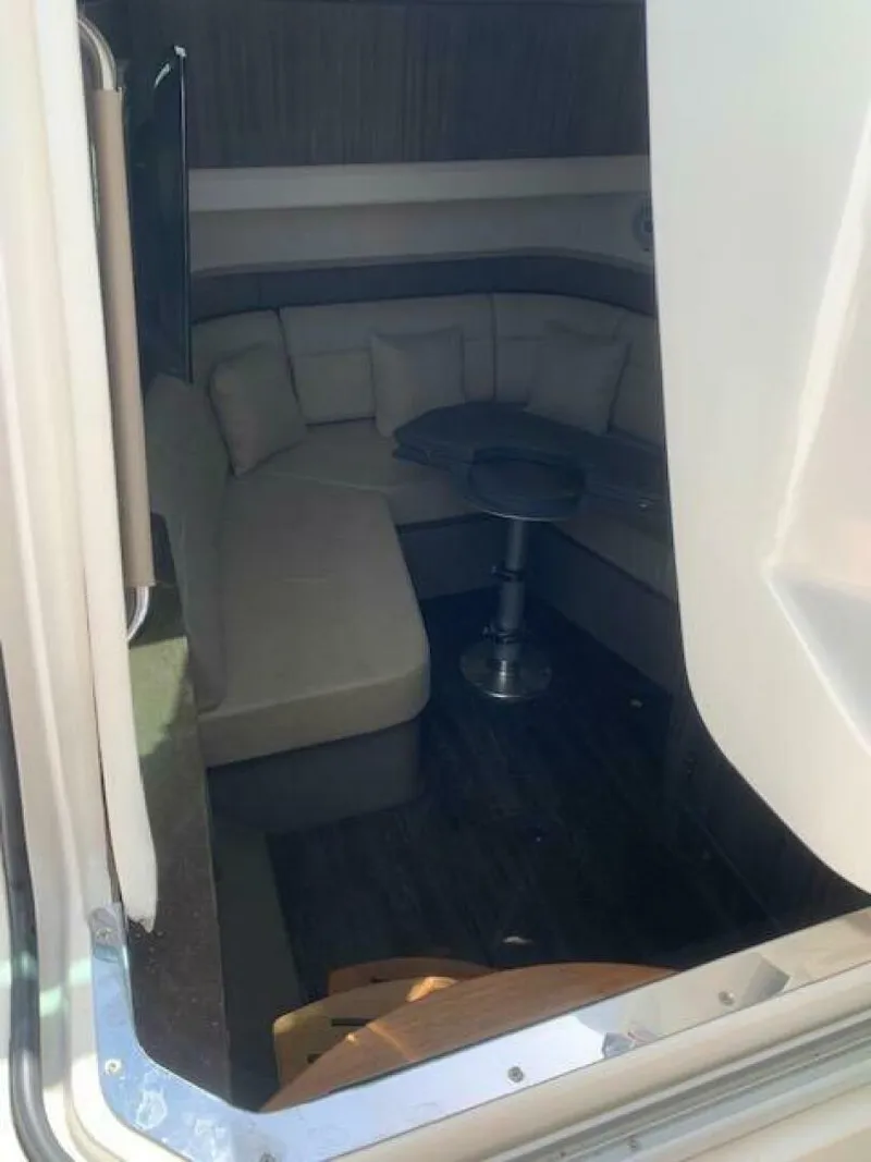 Slide: The Image of Sea Ray 400 SLX 2019 - 4056807