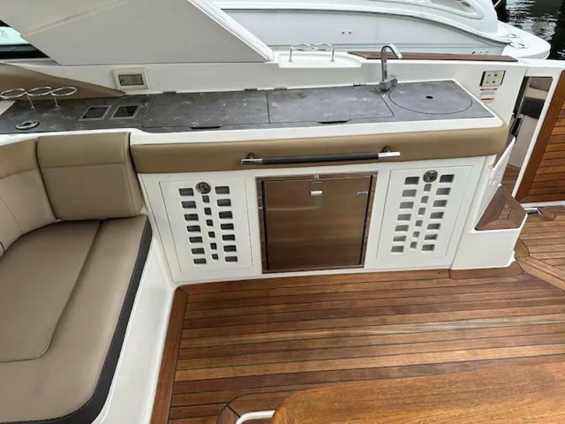 Slide: The Image of Sea Ray 400 SLX 2019 - 4056880