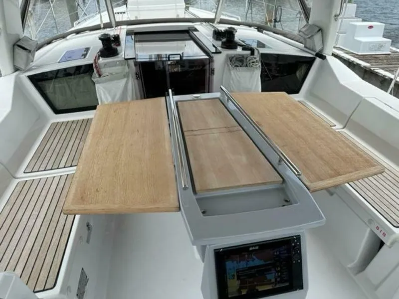 Slide: The Image of Beneteau Oceanis 41.1 2018 - 4063001
