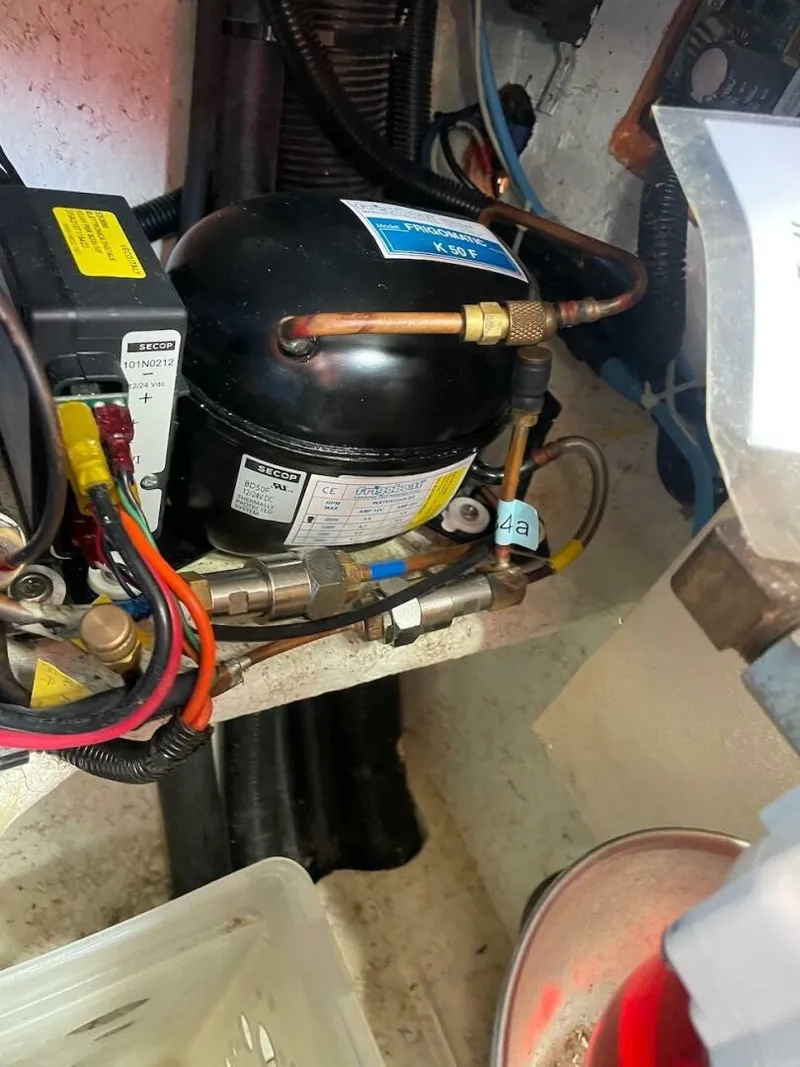 Slide: The Image of Caliber LRC - SE 2008 - 4063070