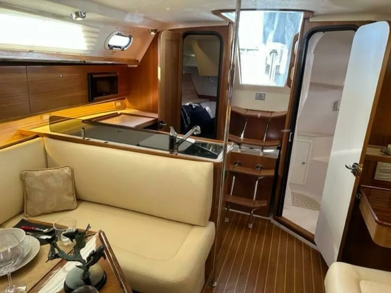 Slide: The Image of Catalina 355 2023 - 4063977