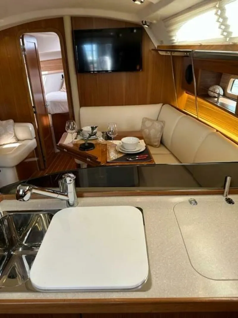 Slide: The Image of Catalina 355 2023 - 4063986