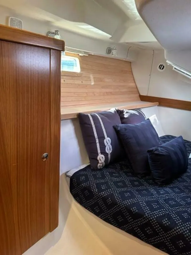 Slide: The Image of Catalina 355 2023 - 4064010