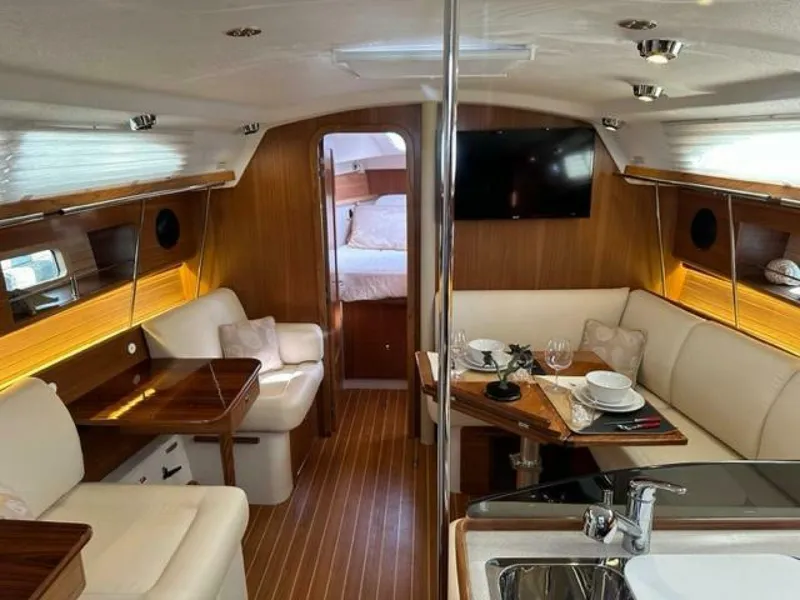 Slide: The Image of Catalina 355 2023 - 4063970