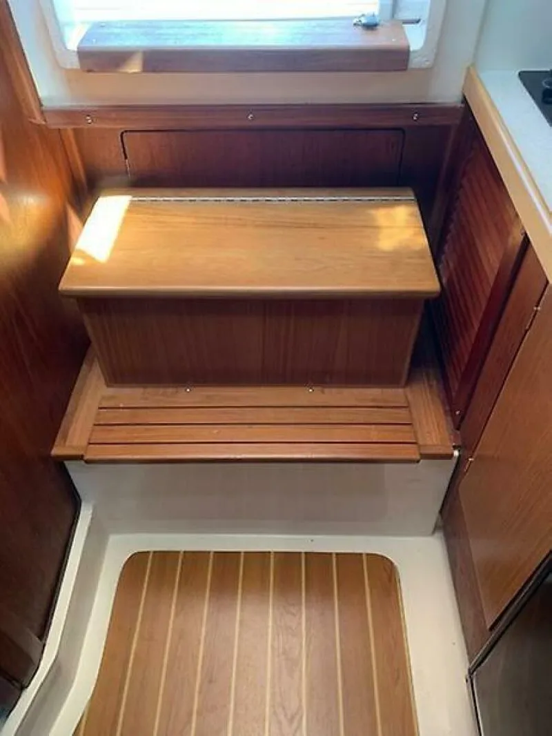 Slide: The Image of Mainship Pilot 1999 - 4066182