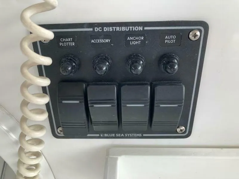 Slide: The Image of Mainship Pilot 1999 - 4066162