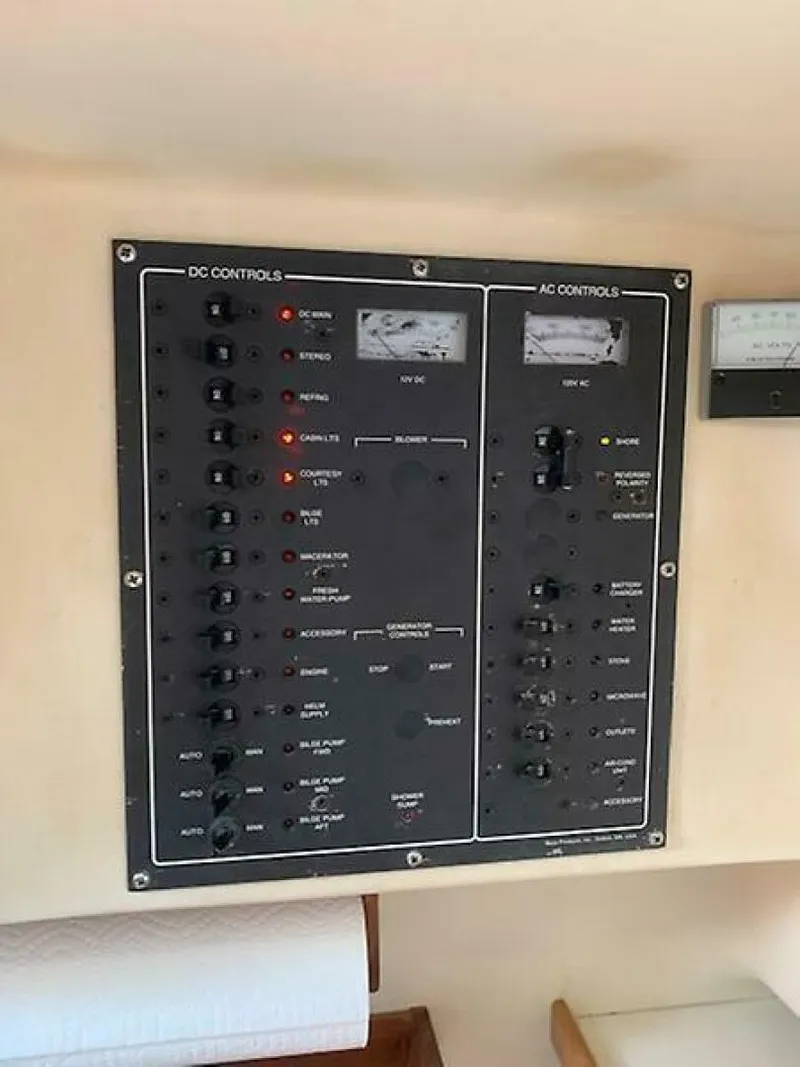 Slide: The Image of Mainship Pilot 1999 - 4066163