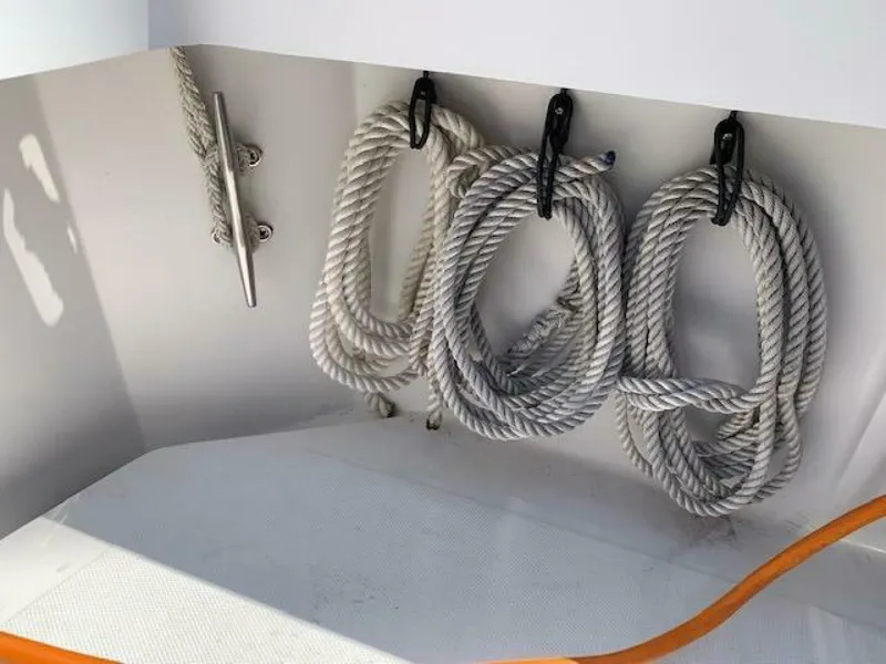 Slide: The Image of Mainship Pilot 1999 - 4066157