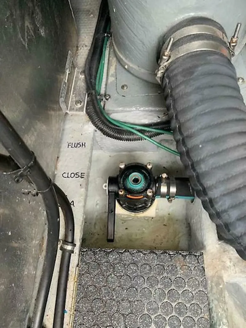 Slide: The Image of Mainship Pilot 1999 - 4066171