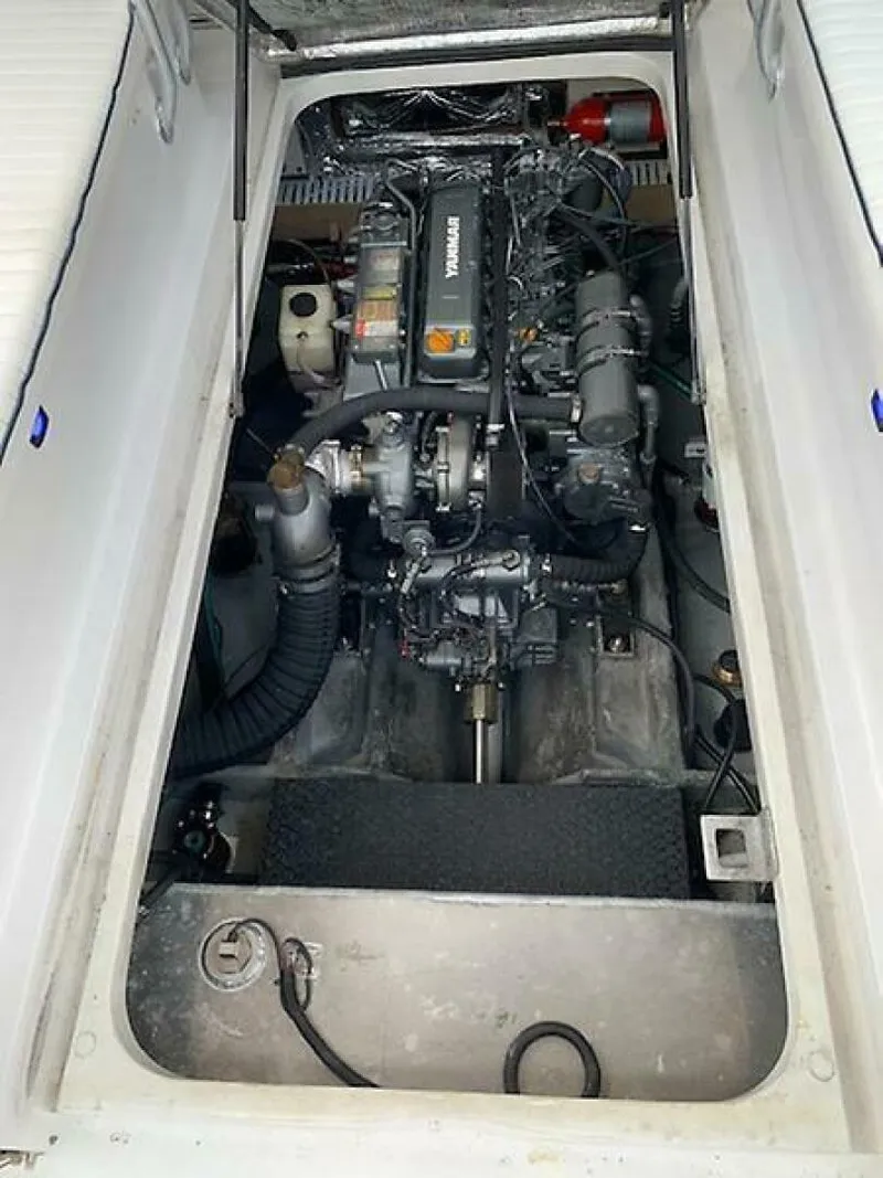 Slide: The Image of Mainship Pilot 1999 - 4066185