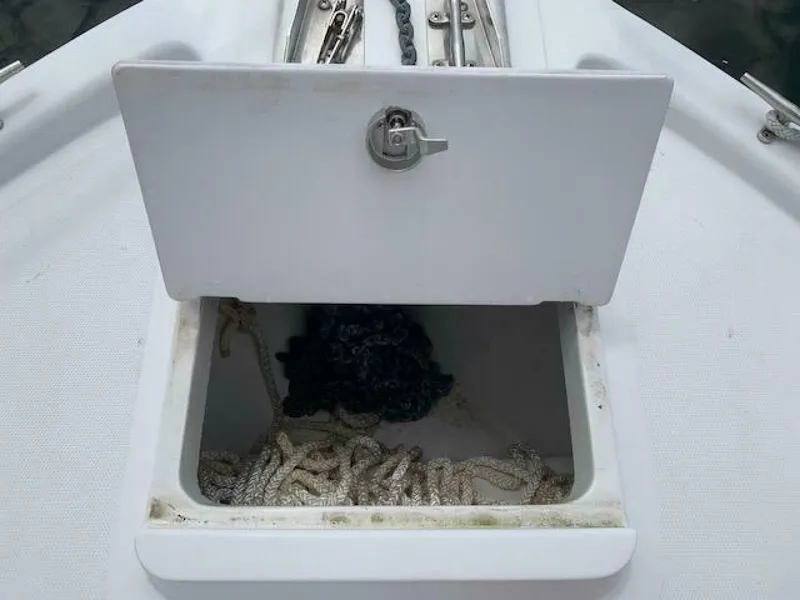 Slide: The Image of Mainship Pilot 1999 - 4066190