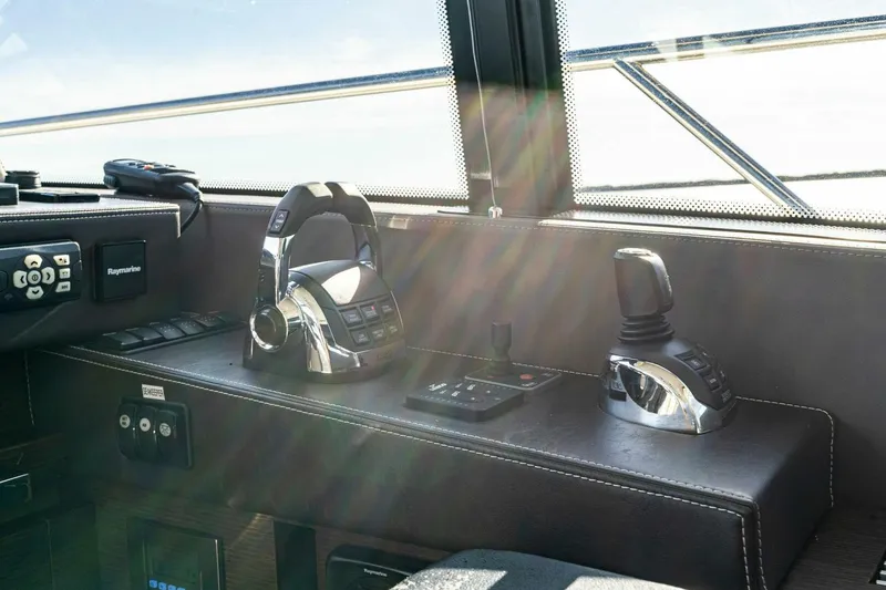 Slide: The Image of 2019 63 Prestige Flybridge - RT Time - Helm Throttle - 4199767