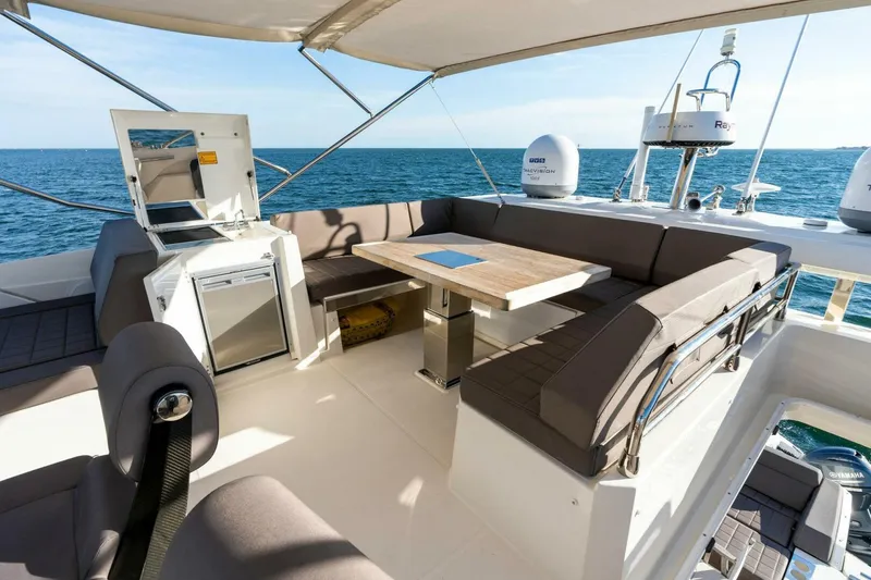 Slide: The Image of 2019 63 Prestige Flybridge - RT Time - Flybridge - 4199875