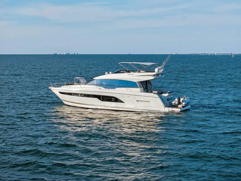 Slide: The Image of 2019 63 Prestige Flybridge - RT Time - Profile - 4200043