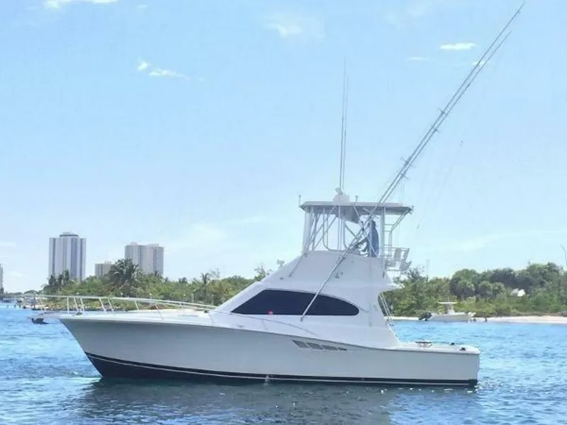 The Image of 2001 Luhrs Convertible - 4689009