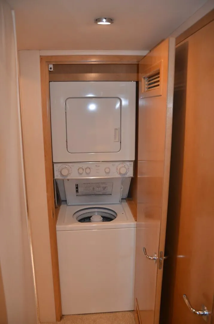 Slide: The Image of Hatteras SF Down Time - Laundry 1999 Hatteras SF Down Time - 4064121