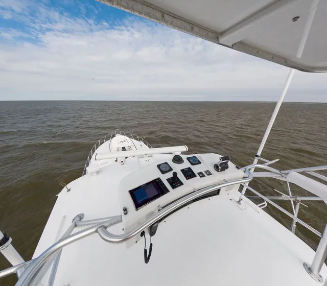 Slide: The Image of Hatteras 60 Convertible 1999 - 45