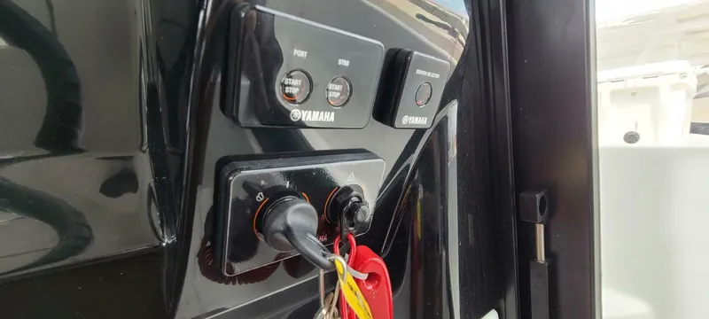 Slide: The Image of Jeanneau NC 1095 Fly 2021 - 4065983