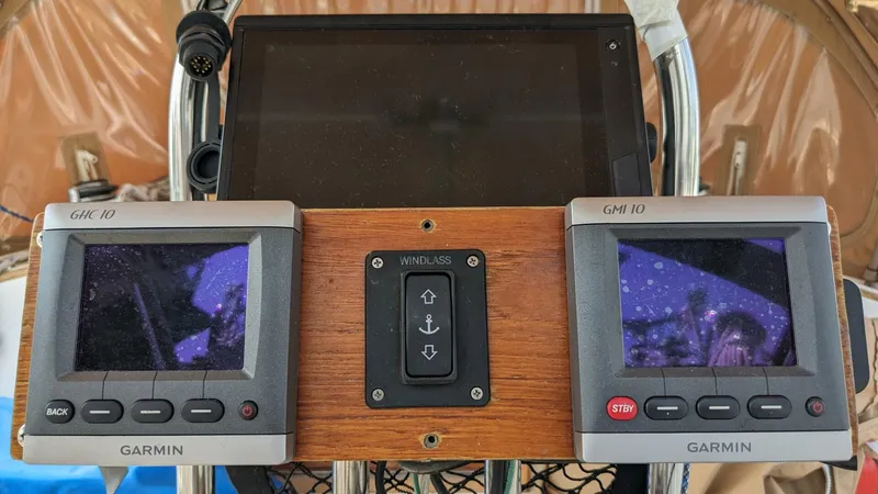 Slide: The Image of Passport 40 1982 - 4070134