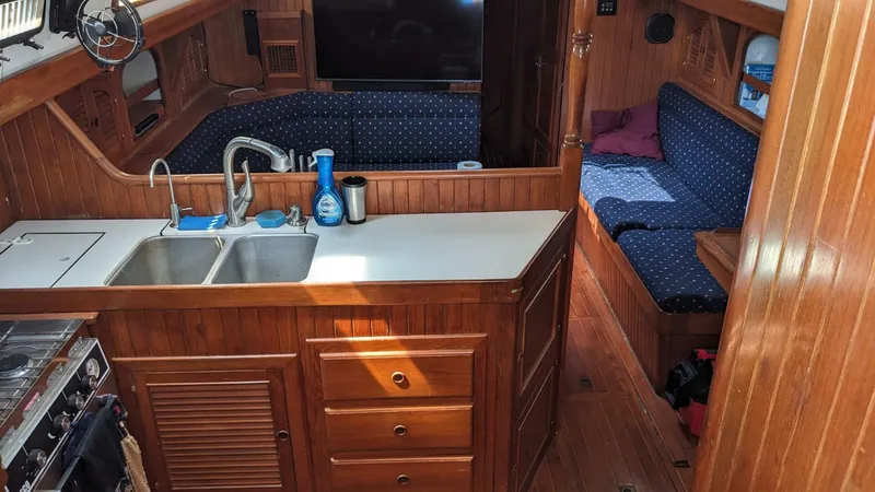 Slide: The Image of Passport 40 1982 - 4070140