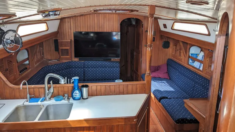 Slide: The Image of Passport 40 1982 - 4070142