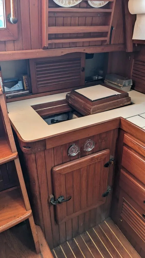 Slide: The Image of Passport 40 1982 - 4070143