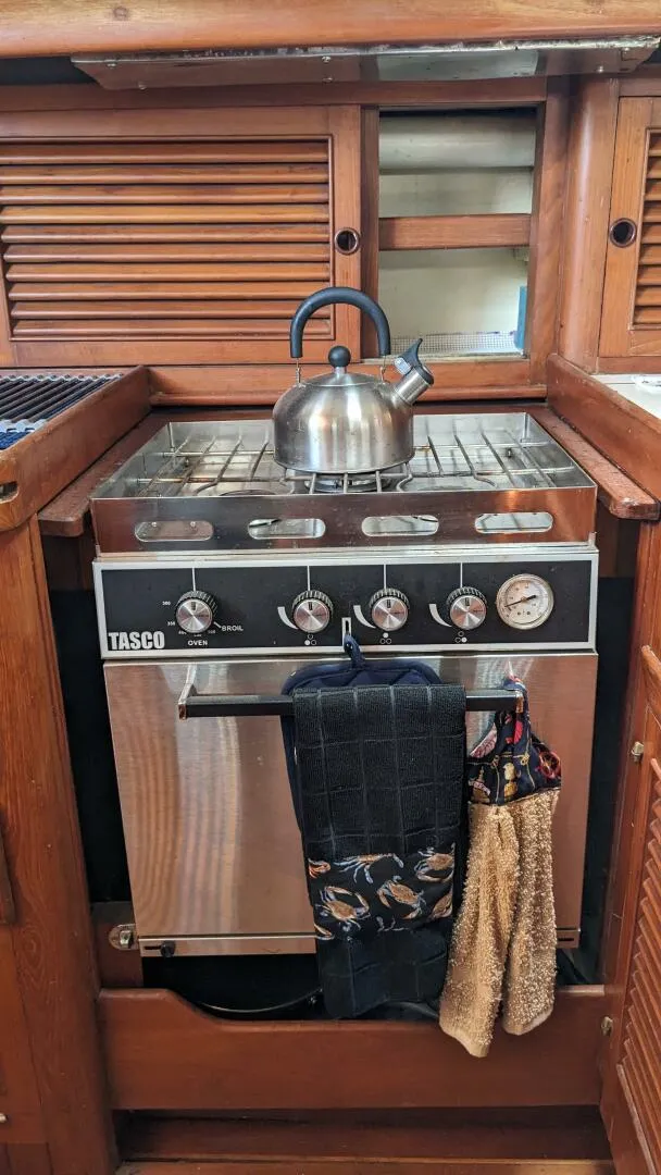 Slide: The Image of Passport 40 1982 - 4070144