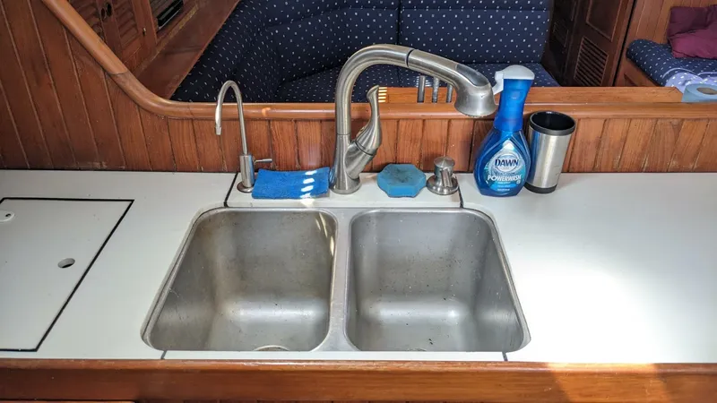 Slide: The Image of Passport 40 1982 - 4070145