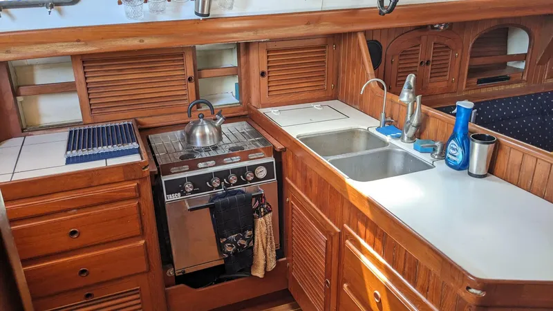 Slide: The Image of Passport 40 1982 - 4070146