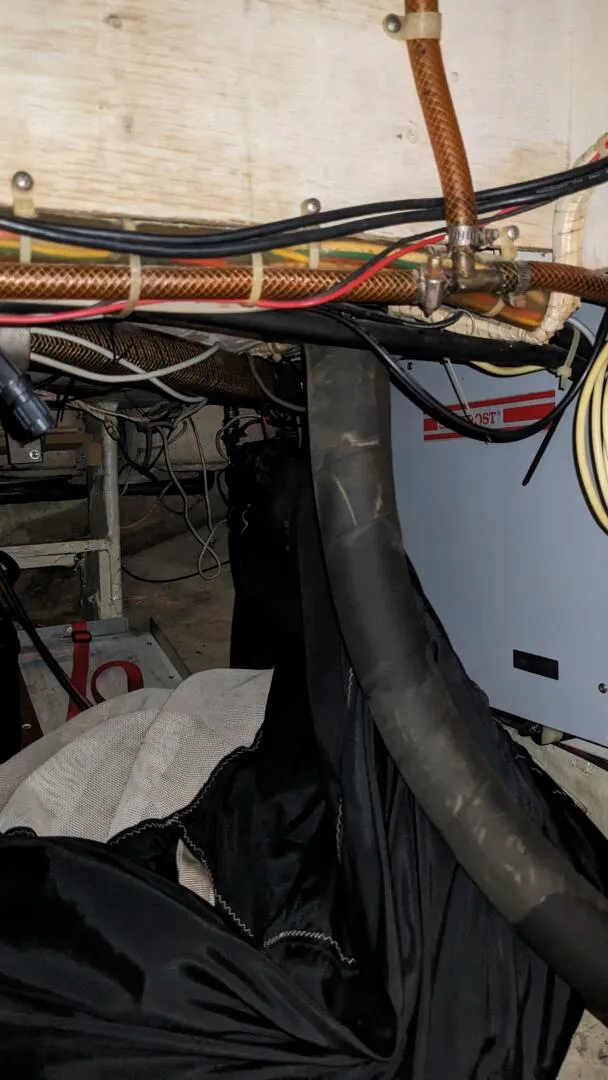 Slide: The Image of Passport 40 1982 - 4070161