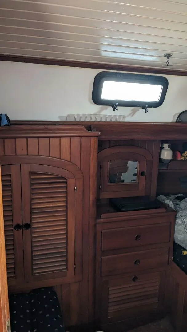 Slide: The Image of Passport 40 1982 - 4070165