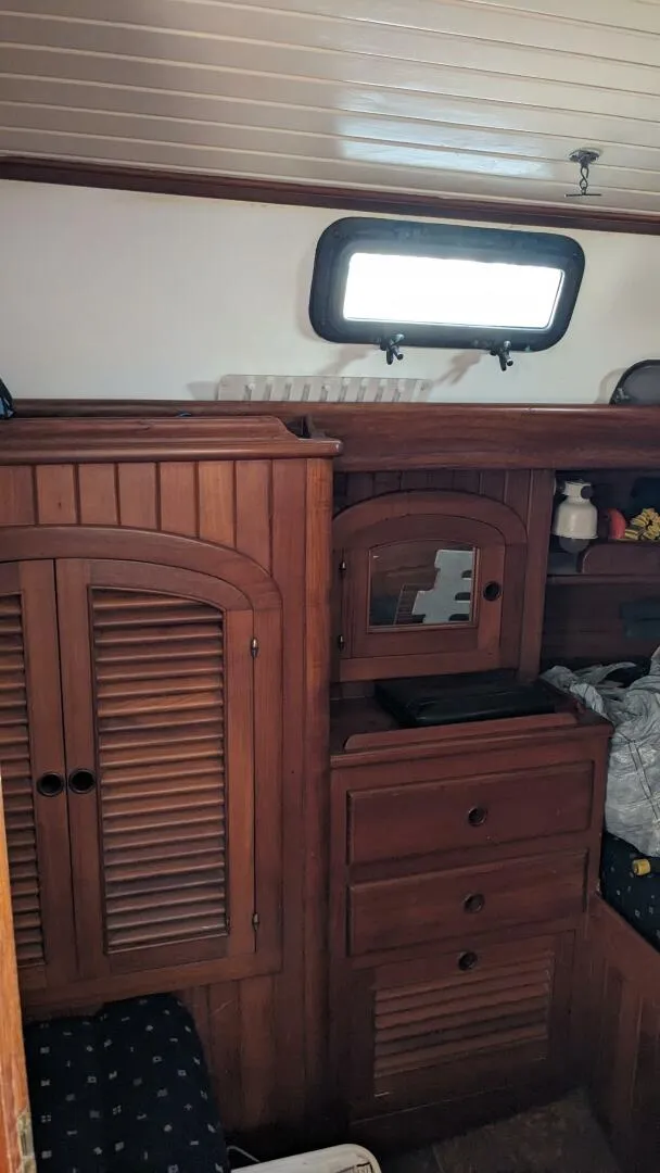 Slide: The Image of Passport 40 1982 - 4070166