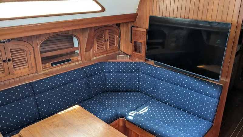 Slide: The Image of Passport 40 1982 - 4070169