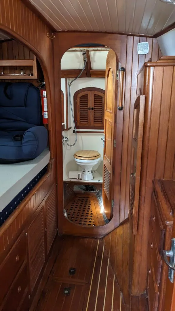 Slide: The Image of Passport 40 1982 - 4070175