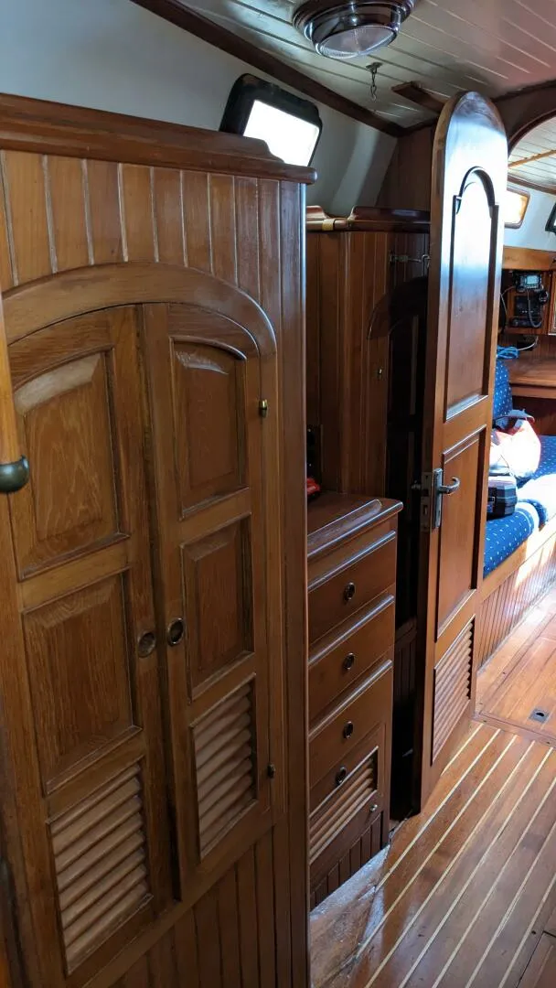 Slide: The Image of Passport 40 1982 - 4070177