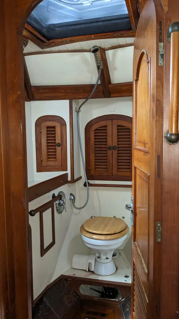 Slide: The Image of Passport 40 1982 - 4070178