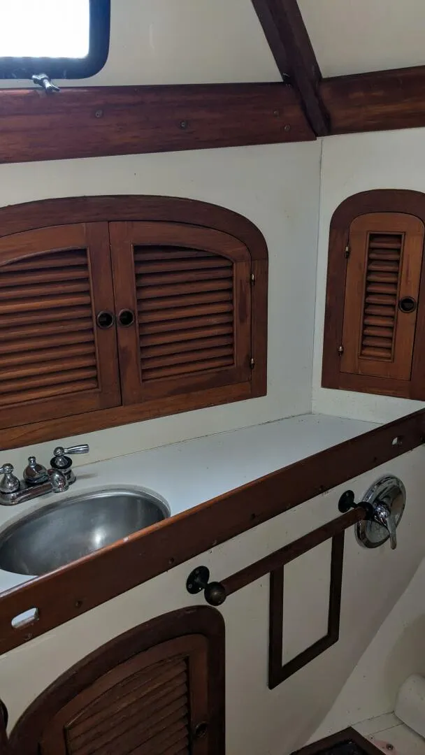 Slide: The Image of Passport 40 1982 - 4070179