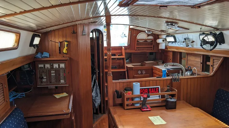 Slide: The Image of Passport 40 1982 - 4070181