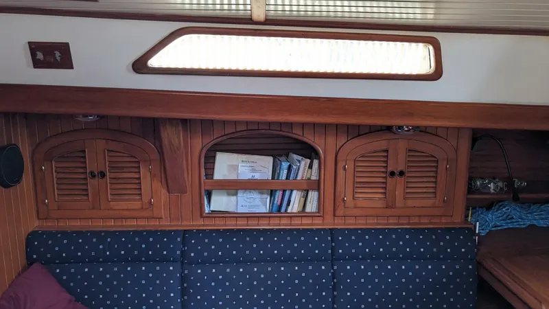 Slide: The Image of Passport 40 1982 - 4070185