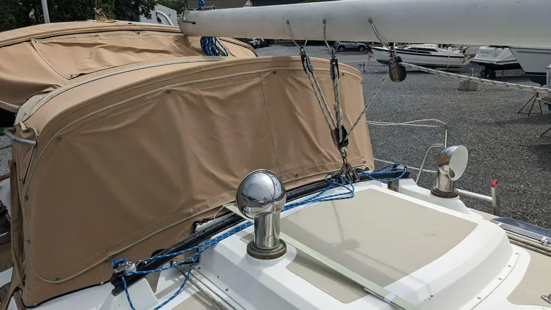 Slide: The Image of Passport 40 1982 - 4070186