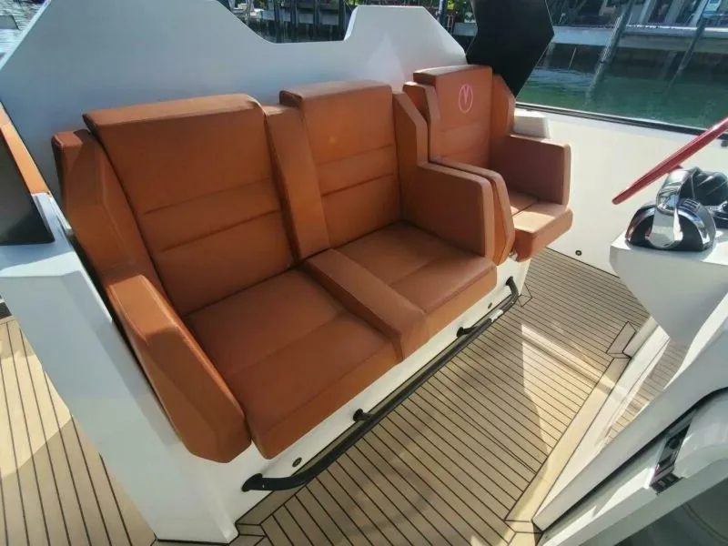 Slide: The Image of Vanquish VQ40 2021 - 4072171