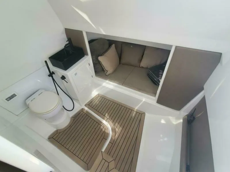 Slide: The Image of Vanquish VQ40 2021 - 4072161