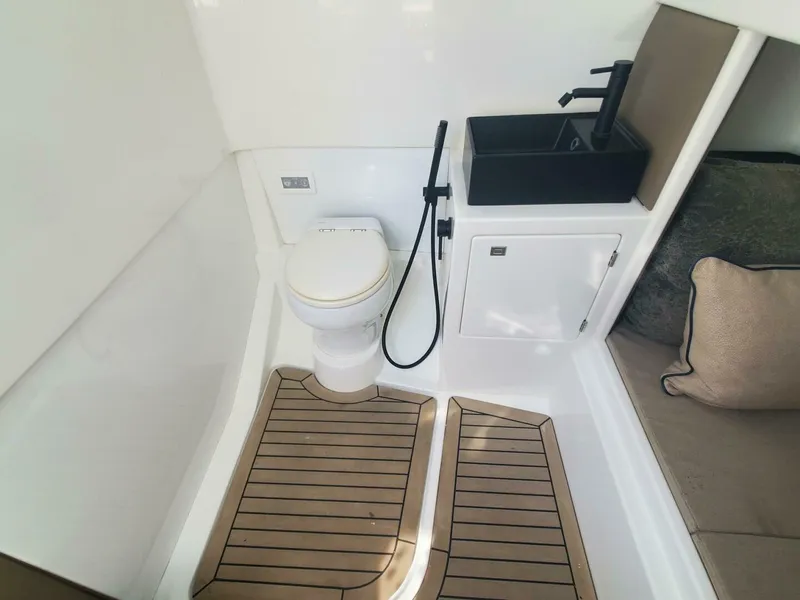 Slide: The Image of Vanquish VQ40 2021 - 4072162