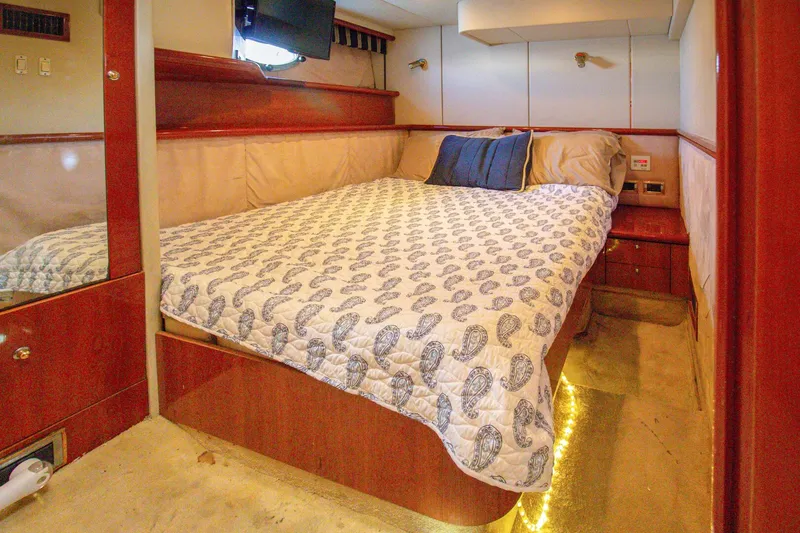 Slide: The Image of Sunseeker Predator 60 2001 - 4078731